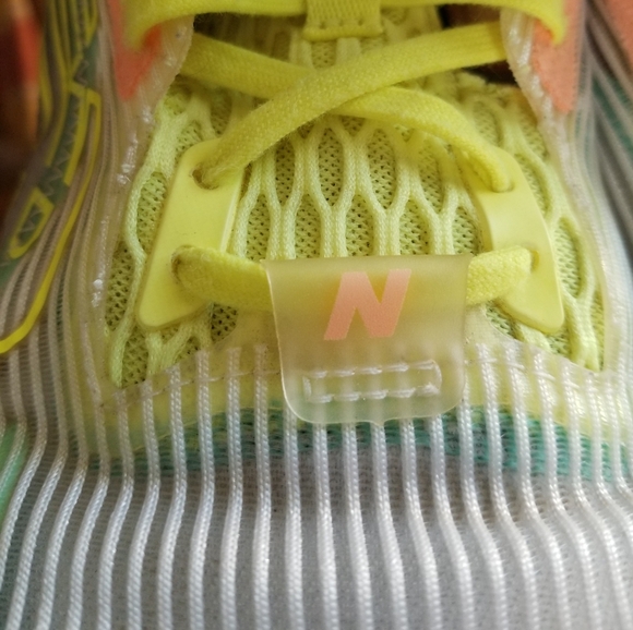 Women's New Balance FuelCell Echolucent size 7.5 white neon athletic sneakers - Picture 6 of 12